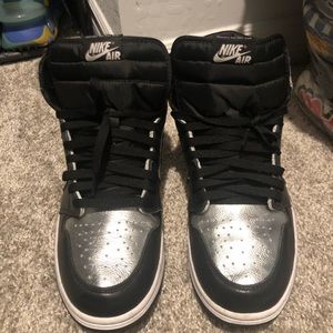 Jordan’s silver toe